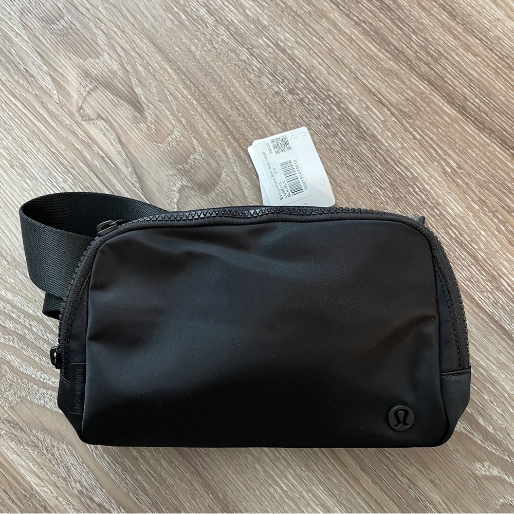 Lululemon Everywhere Belt Bag Large